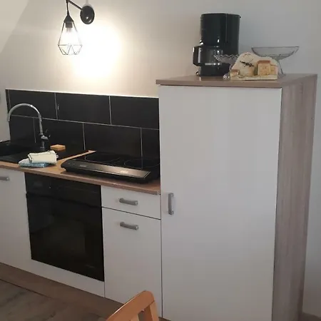Studio Au Calme, A L'etage Avec Escalier Pentu Appartamento
